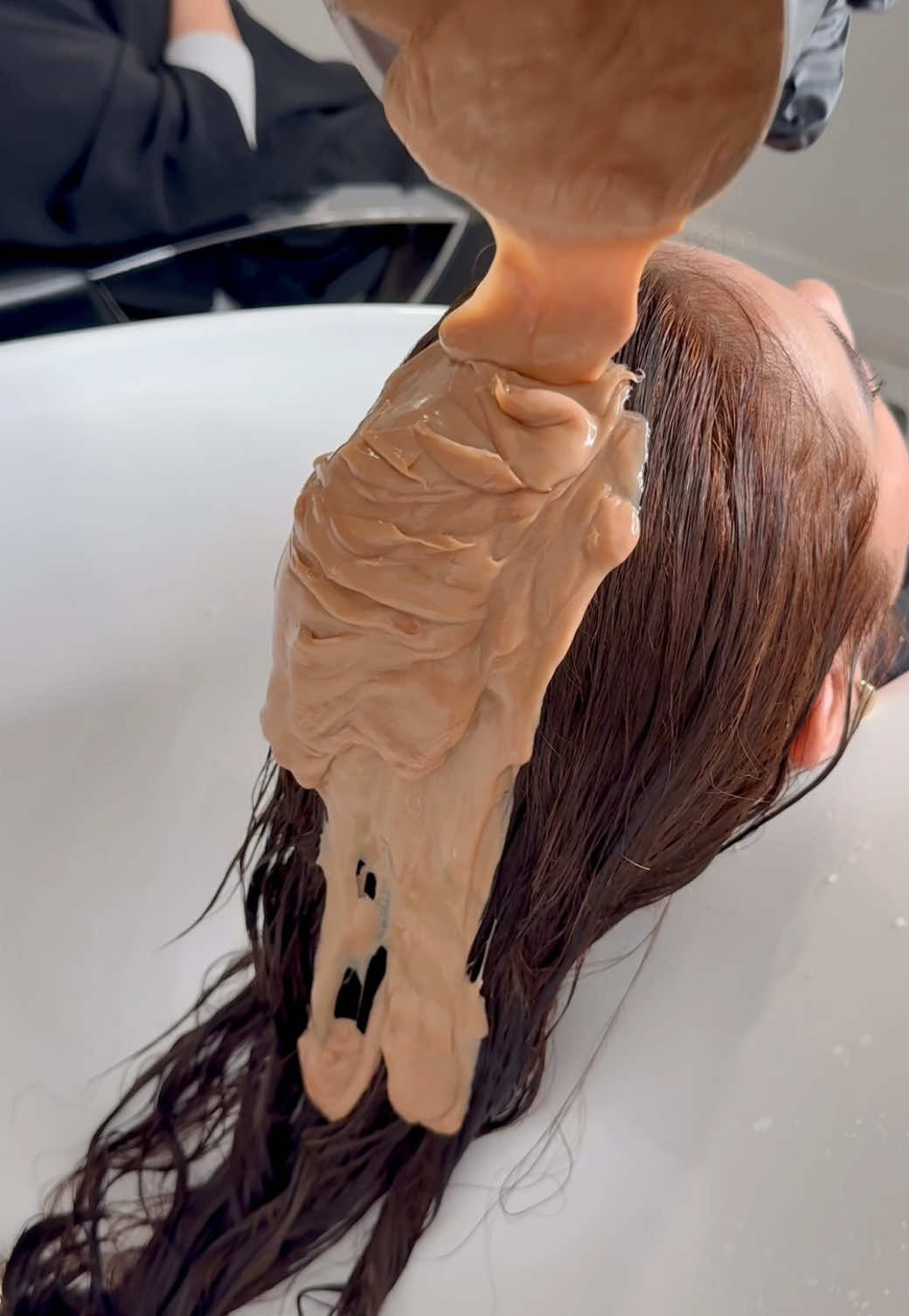 ¡Descubre el nuevo look que está revolucionando el mundo del cabello! Nuestro color Mocha Mous es una técnica de coloración innovadora y se ha convertido en una opción popular para aquellas que buscan un cambio de look sin comprometer la salud de su cabello. Quieres saber más? Contáctanos aquí (561)-459-9797 & (561)-629-7543 #fashion #beauty #women #mochamousse #mochamoussehaircolor #haircolor #tendenciasdecabello #CapCut 