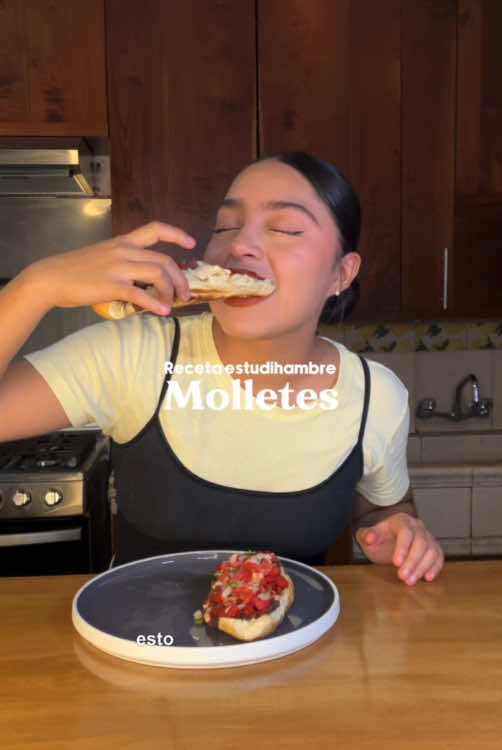 Molletes 🥑🥖 Amamos las recetas estudihambre, súper fáciles, rápidas y deliciosas y estos molletes no decepcionan. 🤌🏼 #molletes #Receta #Recipe #recetasfaciles #recetasrapidas #recetaseconomicas #food #efanyz 