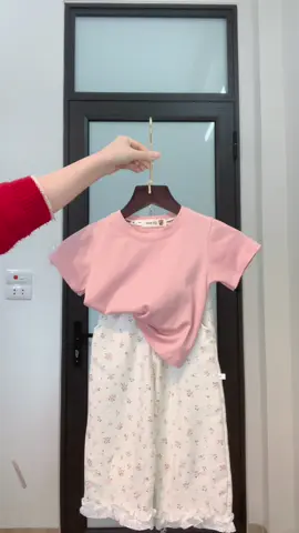 SET ÁO PHÔNG KÈM QUẦN HOA NHÍ XINH #xuhuong #xuhuongtiktok #setboxinh #sethottrend #quanlegging #vaydepvayxinh #setsomisangchanh #fytシ #setxinhxinh #quanaobegai #aohaiday #somi #canhtien 