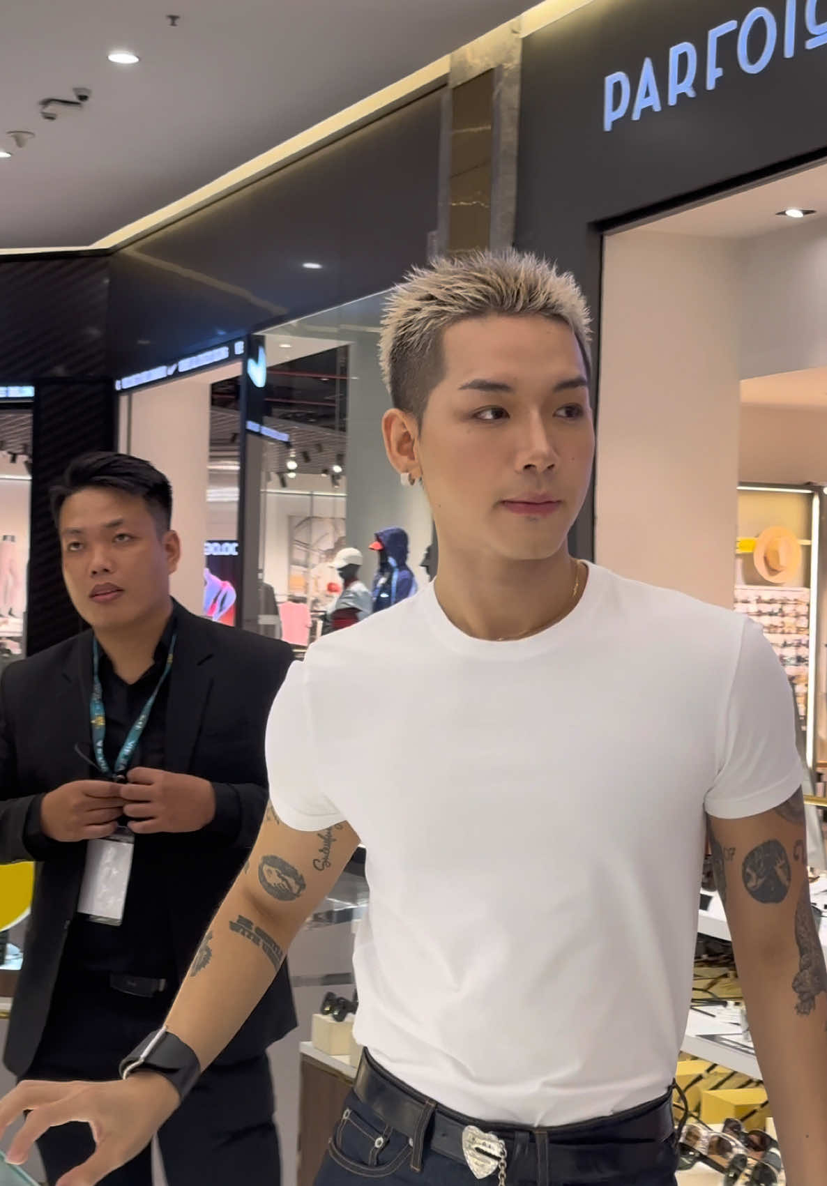 ĐANG ĐI SỰ KIỆN CỚ GÌ RẼ QUA CHỌN KÍNH ANH HAI? #WEAN #MOVIEATSH #WEANIE #FCWEAN #KEPHANDIENTAONENNGUOIHUNG #Iseewean #xuhuong #trending #fyp #WEANTODALE #ATSH 