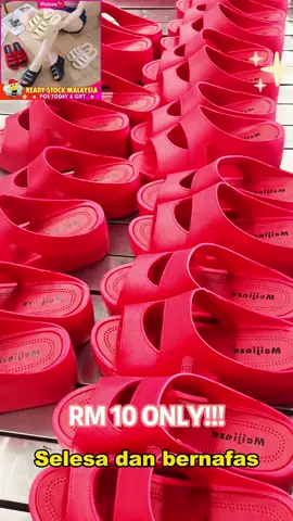 Sandal cantik, simple da tak sarat. Sesuai dipakai masa musim hujan sbb diperbuat drp getah lembut. Untuk cadangan saiz sandal ni, boleh refer pada video 👍😊 #sandal #sandalperempuan #srinazraa#womenshoes #shoes #good #fyp 