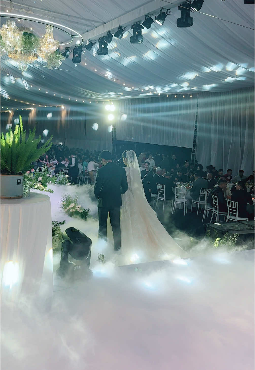 Toàn cảnh tiệc cưới siêu to khổng lồ tại Cửa Lò Nghệ An.  #mchuyngo  #fyp  #weddingtiktok  #wedding  #weddingday  #decoration  #xuhuongtiktok  #viral 