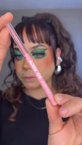 Labios con @ColourPop Cosmetics  Plumping Lip Liner @ProluxCosmetics  Bloom Lip Gloss .  #cppartner #cpnew