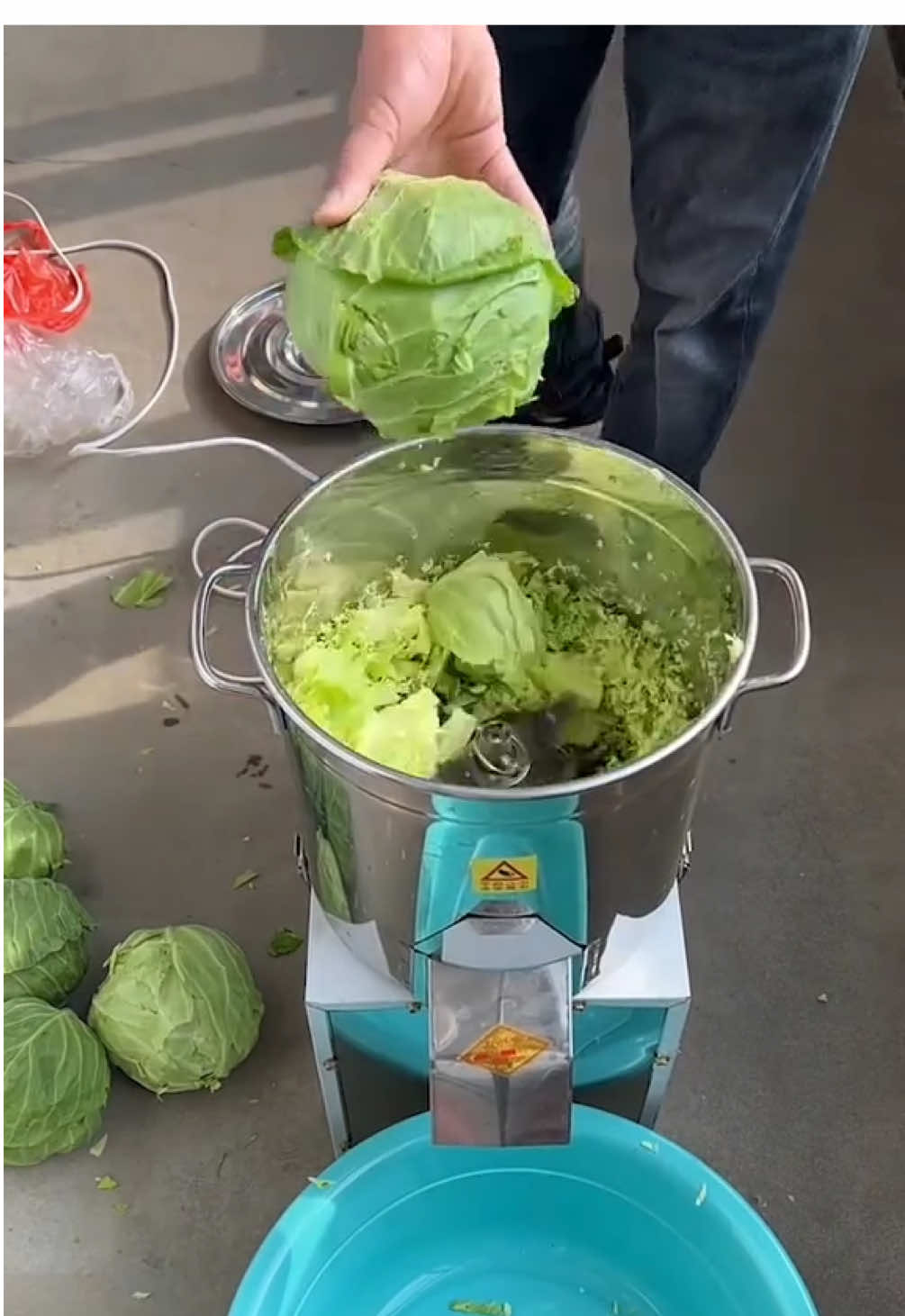 the most powerful machine #cutter #machine #salad #fyp #trendy 