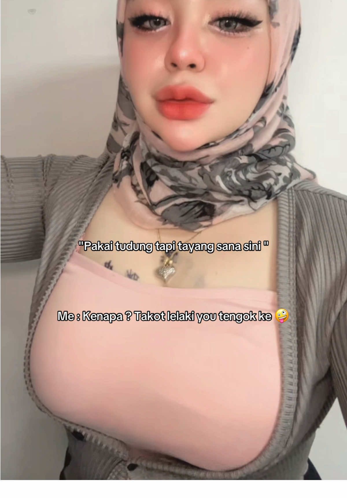 Tak perempuan la kalau tk iri 🤪 #fyp #fypシ #foryoupage #trending #xyzabc #ViralDiTiktok #viral #fypdongggggggg #shouldbeme #tiktokmalaysia #tiktokindonesia #fypmalaysia 
