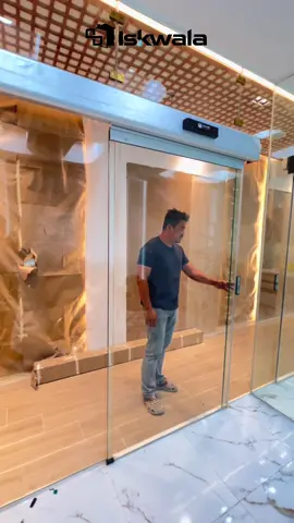 Automatic sliding door with push button. Message us now for inquiries.  #glassworks #slidingdoor #automaticslidingdoor #automatic #aluminumwindows #upvcdoorsandwindows #temperedglass 