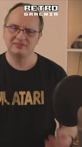 Komputery zamiast Atari! 90s retro gaming Nostalgia w pigułce! Cofnij się z nami do lat 90. i przeżyj na nowo przejście z konsol Atari na komputery Commodore 64. Odkryj, jak wyglądała ewolucja technologii komputerowej i jak wpłynęła na pokolenie graczy. Wspominamy czasy, gdy komputery były luksusem! #RetroGaming #Commodore64 #Atari #Lata90 #GryKomputerowe #Nostalgia #Historia Gier #Technologia #Programowanie #Gaming