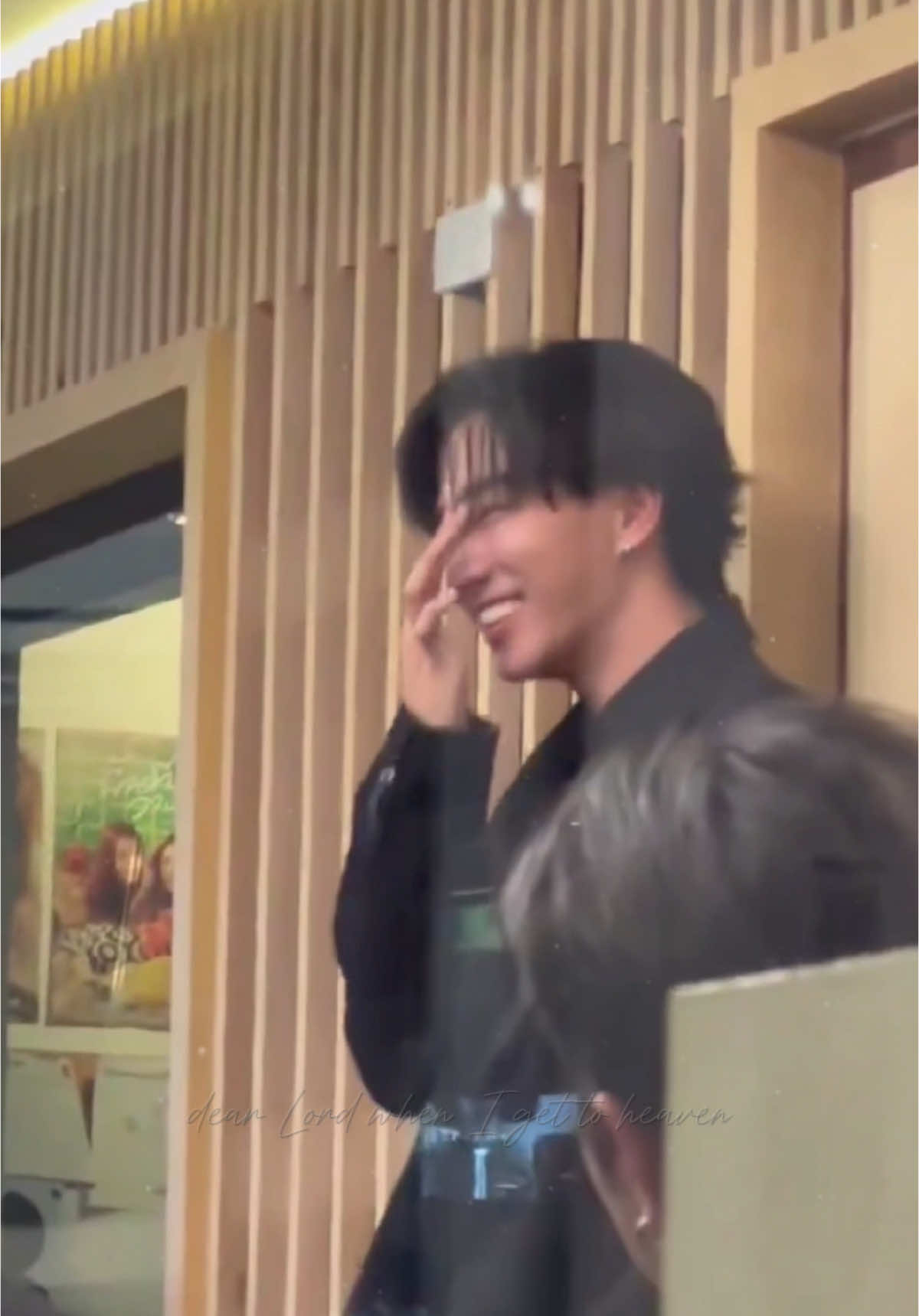 Cái nụ cười của anh Perth kìa chờiiii 🫠 #PerthSanta #เพิร์ธแซนต้า #perthppe #ppsanta #KDPPE #Santapp #PerthTanapon #santapongsapak #viral 