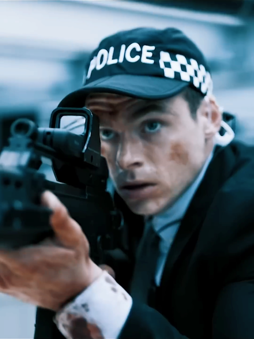 The bodyguard managed to locate the sniper /The Bodyguard #video #filmclips #fantasy #trending #viralvideo #film #movie #shortvideo #videoviral 