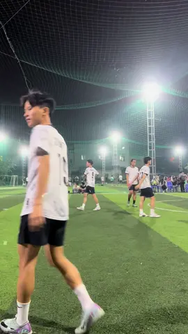 Không biết thuận chân nào lun🤪 #bongda #viral #trendbongda #trending #xuhuong #zocker #vapor15elite 