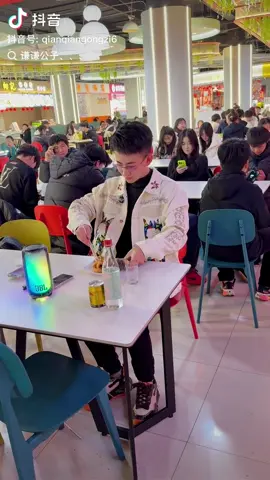 这总行了吧🤣#给我流量 #原作者在抖音 #tiktok新人 #大江大海江大海 #來財 