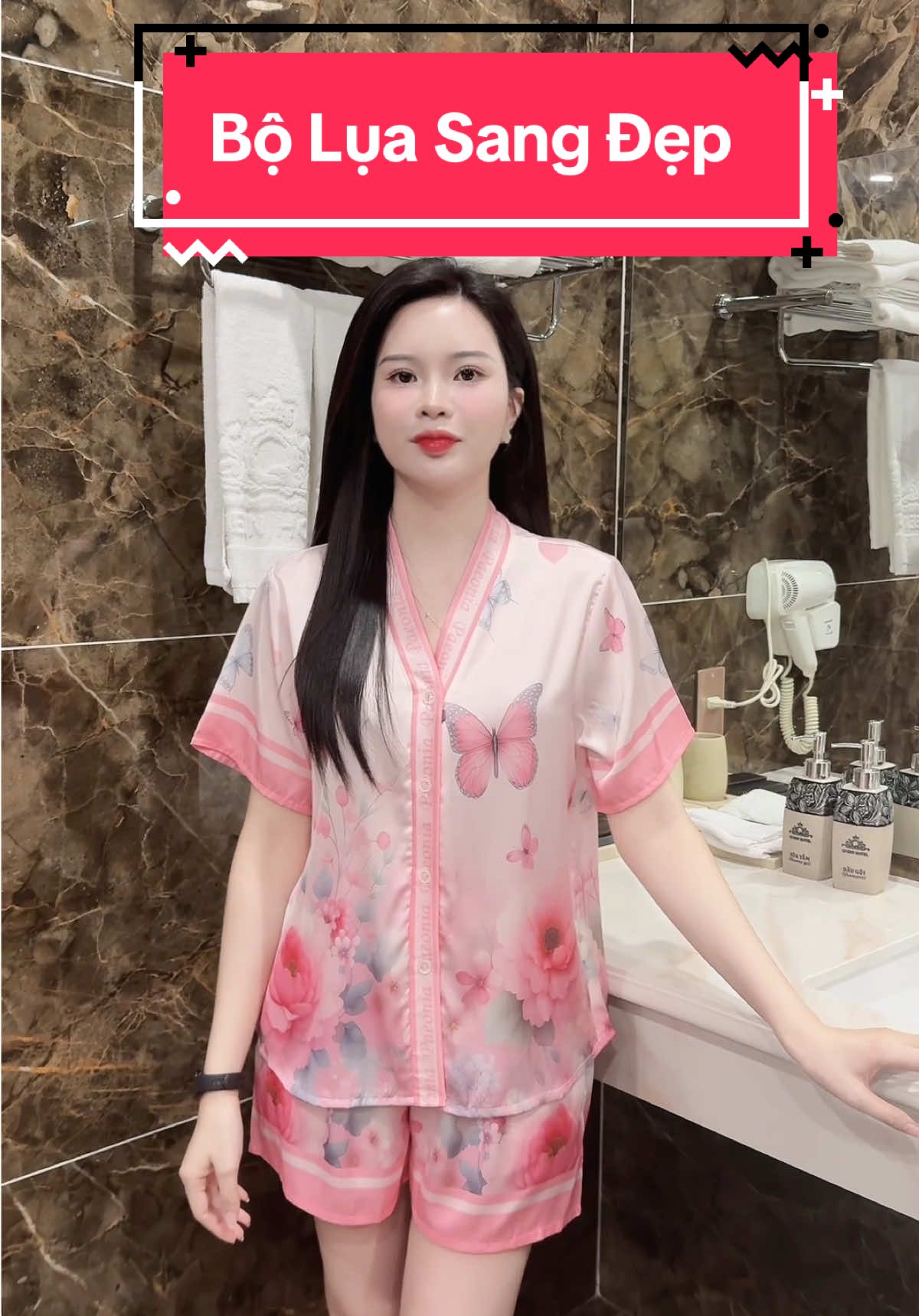 Bộ Đồ Ngủ Quần Đùi Cổ Y Chất Liệu Lụa Latin Mềm Mịn #champhan #champhanreview #châmphan #review #dobo #dobomacnha #doboxinh #bongu #dolua #setbongu #doluaxinh #pijama #thoitrangmacnha #thoitrangnu 