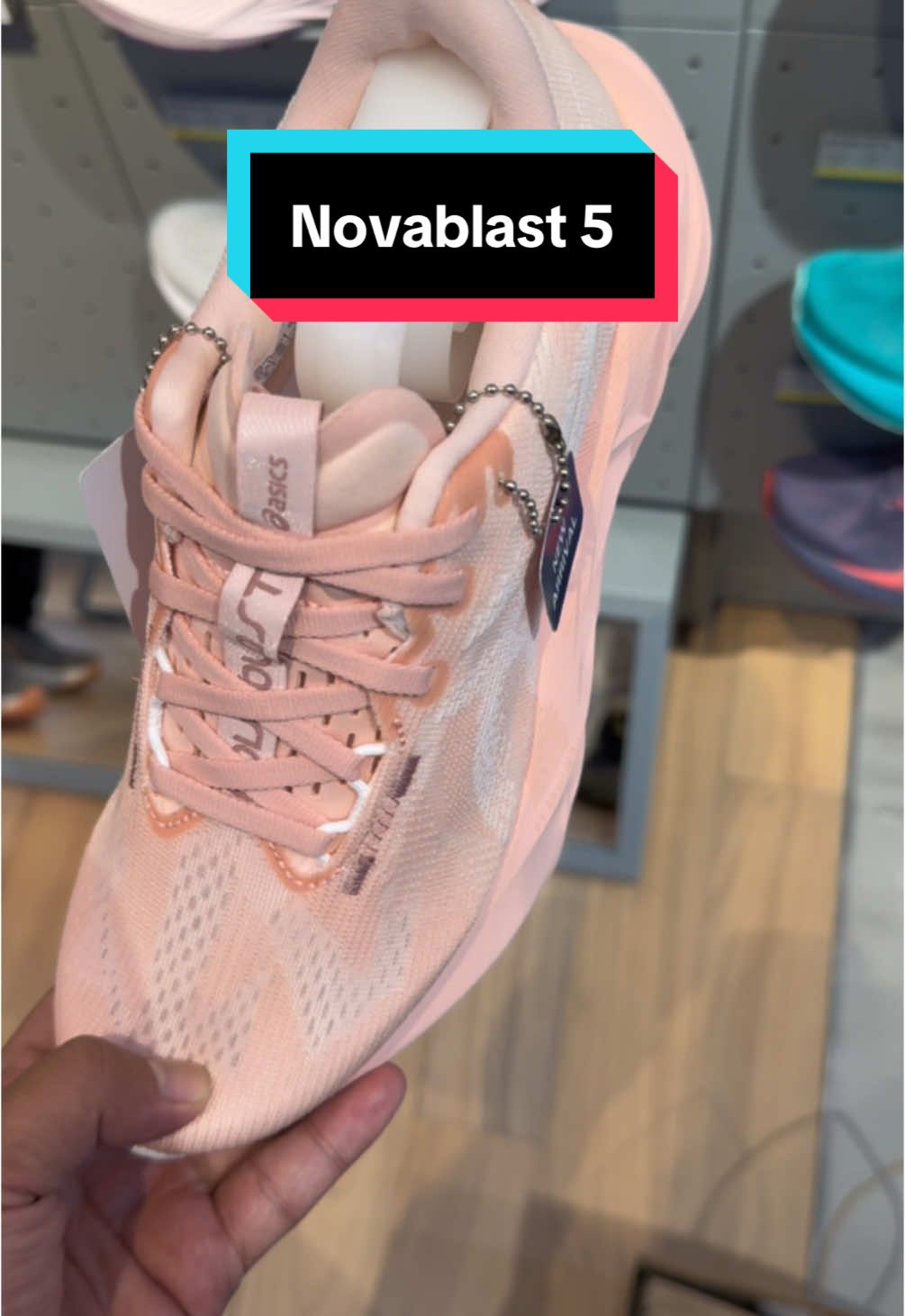 Asics Novablast 5 new Colorway #asics #novablast5 #woman #peach 