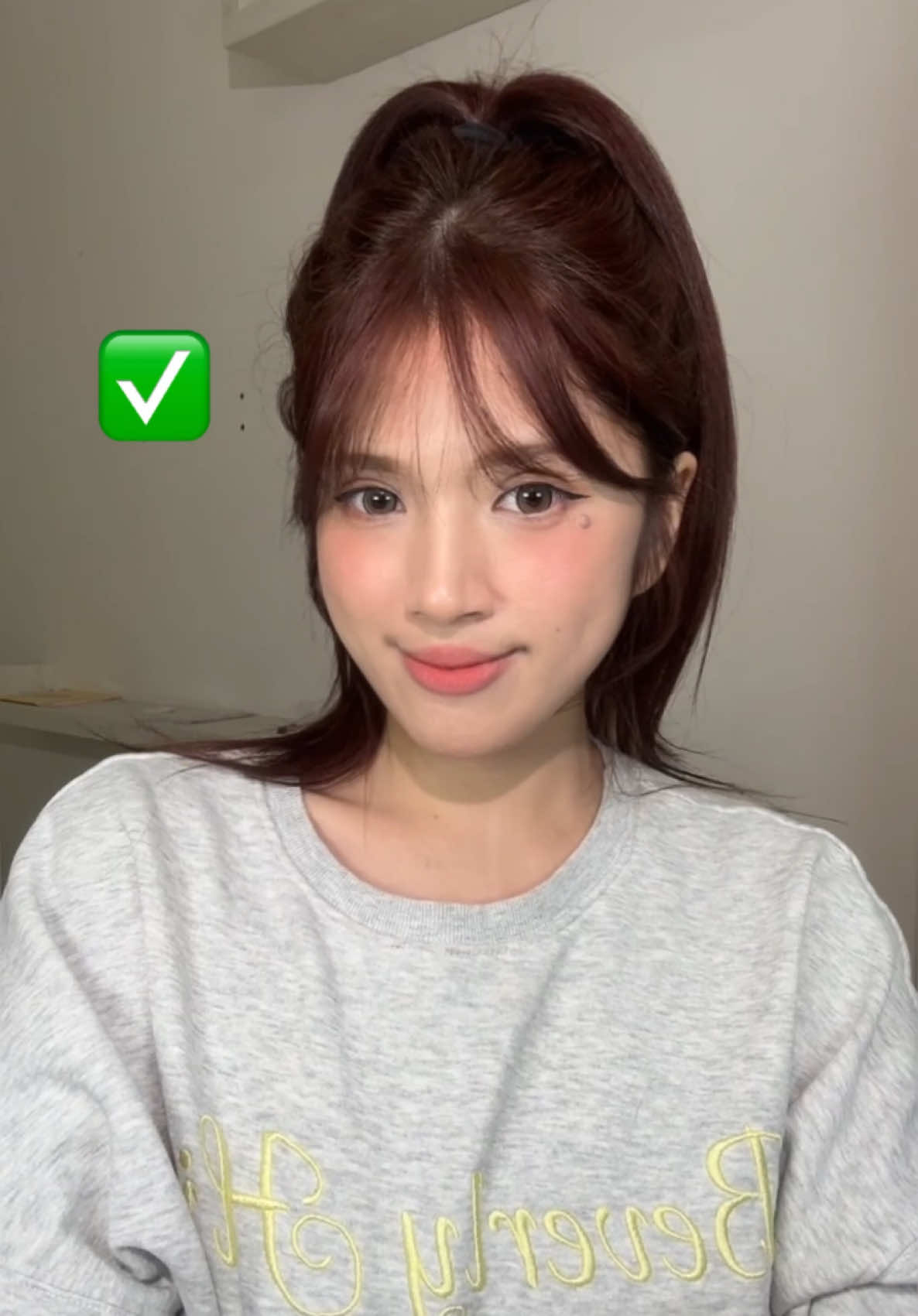 How to style your bangs with hair roller 🩷 Hope this video helps 🥰🙌🏻 #bangs #hairroller #fyp #foryourpages #hairhack 