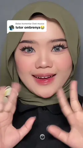 Membalas @Dwii muzza ini yaa ombre lips yang aku pakek di video🫶🏻🫰🏻 #fyp #ombrelip 