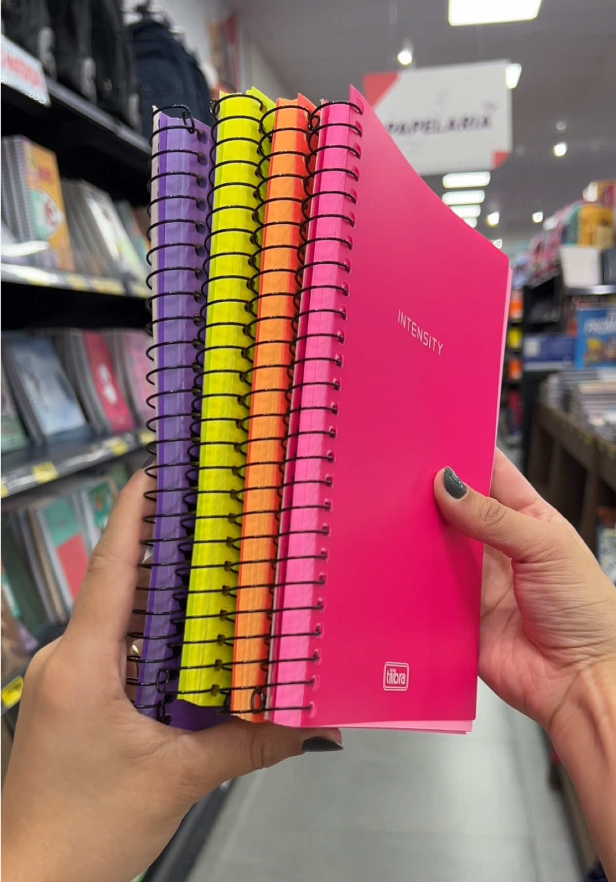 Cadernos com folhas coloridas! 🎨✨ Estude melhor com páginas vibrantes que estimulam sua concentração, memorização e criatividade! 📦 Enviamos para todo o Brasil! 🛒 www.ggpel.com.br #ggpel #papelaria #tilibra #papelariaonline #materialescolar #dicasdeestudo #estudaquepassa #estudante