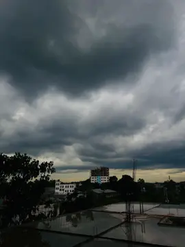 মনের আকাশেও আজ ঘন কালো মেঘ… বৃষ্টি নামবে, কিন্তু হয়তো সেই বৃষ্টিতে আর শান্তি মিলবে না.🙂 #foryou #viral #trendingsong #natural #1millionaudition #unfrezzmyaccount #fypシ゚ #sky