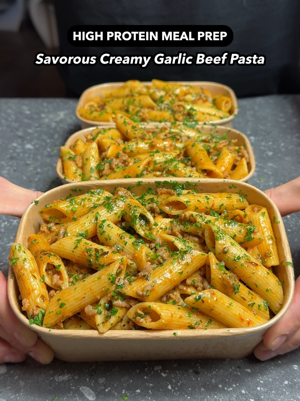 The best high protein meal prep!🔥 So happy to share this EASY and high protein meal prep idea with you!😍 These creamy garlic beef pasta are just delicious. Savorous and healthy, they're ideal for your lunch or dinner and are very easy to store and reheat which makes them perfect for meal prepping🤩 If you want to save some time during your week but still enjoy your meals, these are PERFECT for you✨ Calories : 477 Protein : 47g Carbs : 51g Fat : 9g The full recipe with all the instructions is in my Meal Prep Cookbook📝 Bon appétit ❤️ #mealprep #pasta #creamy #tasty  #Foodie #fyp 