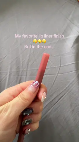 I just want to use it till the end 😭😭 su much waste @Huda Beauty @Huda change this please 🙏🏻🙏🏻 #girls #viral_video #makeup 