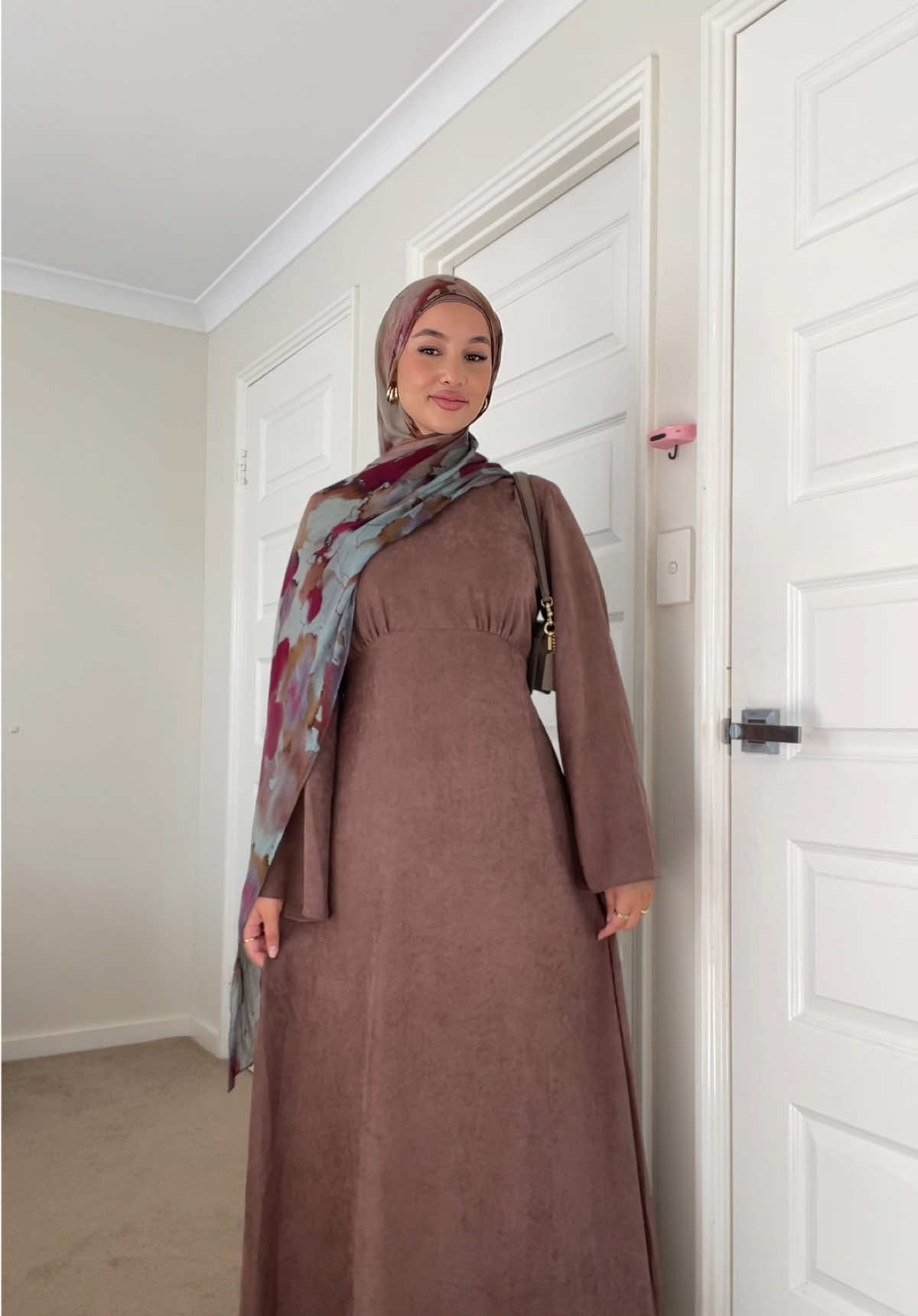 Just me and a hijab you've never seen before #hijabi #OOTD #outfitinspo #modestoutfits #muslimah #fitcheck #fyp 