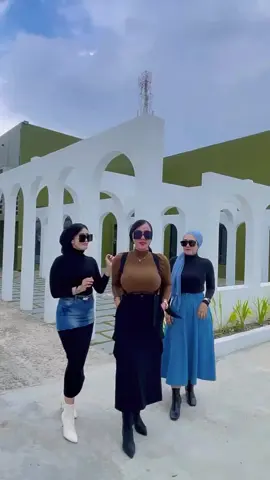 🥰🥰🥰🥰 #iran🇮🇷 #music #iran #fyp #trend #tiktok #girl #dance #ایران #trending #girls 