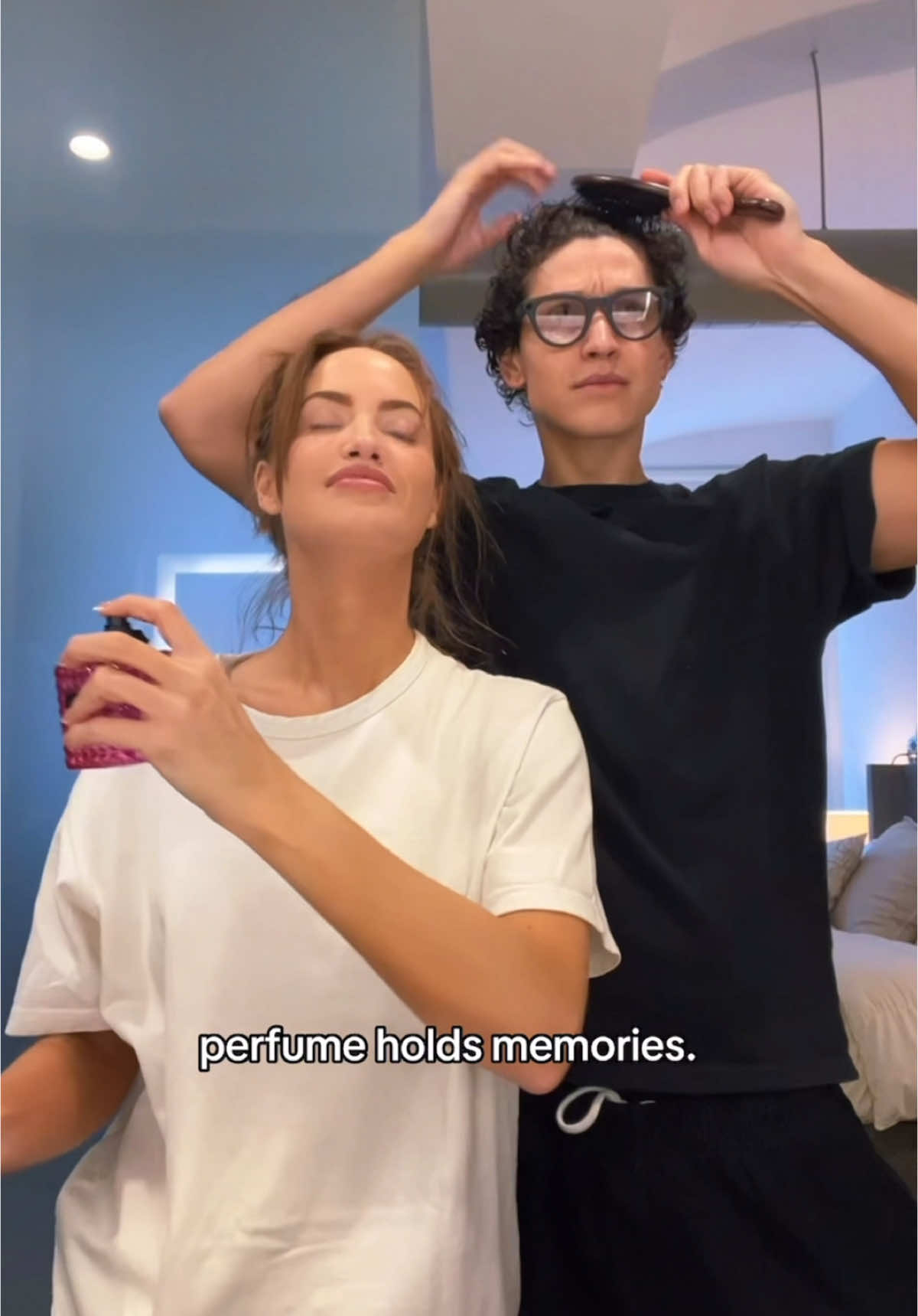 perfume literally holds my memories !! the way @Valentino.Beauty Donna Born in Roma ExtraDose will always remind me of him now ❤️👀 #ValentinoBeautyPartner #BornInRoma #Fragrance 