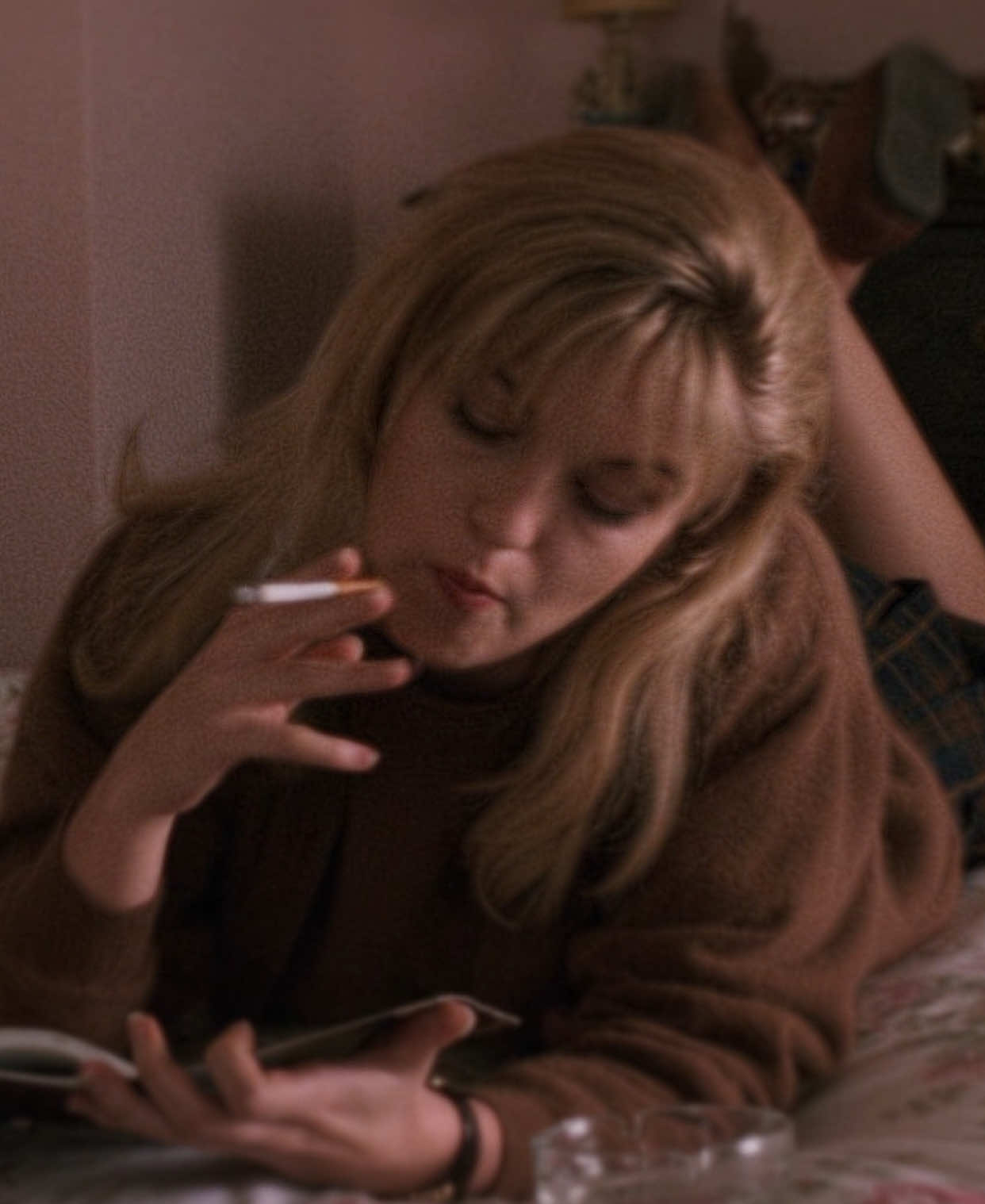 Smiling through the chaos, drowning in the silence                                                                 |cc: moon (link in bio) #laurapalmer #twinpeaks #twinpeaksedit #laurapalmeredits #twinpeaksgirls #firewalkwithme #twinpeaksfirewalkwithme #firewalkwithmeedit 