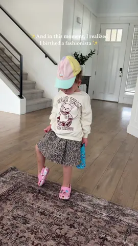 She has better fashion than I do! #MomsofTikTok #momanddaughter #fashiontiktok 