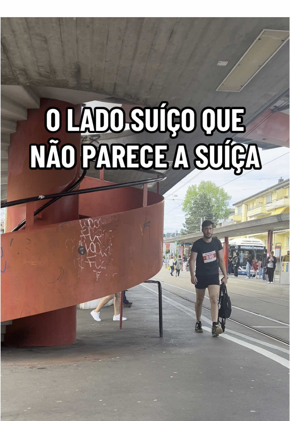 Nem só de cenários de filmes de princesa se vive a Suíça. Tá aí o lado SUBURBANO que também existe na Suíça, mais especificamente em Zurique🇨🇭  #dicasdeviagem #nomadedigital #viajarbarato 