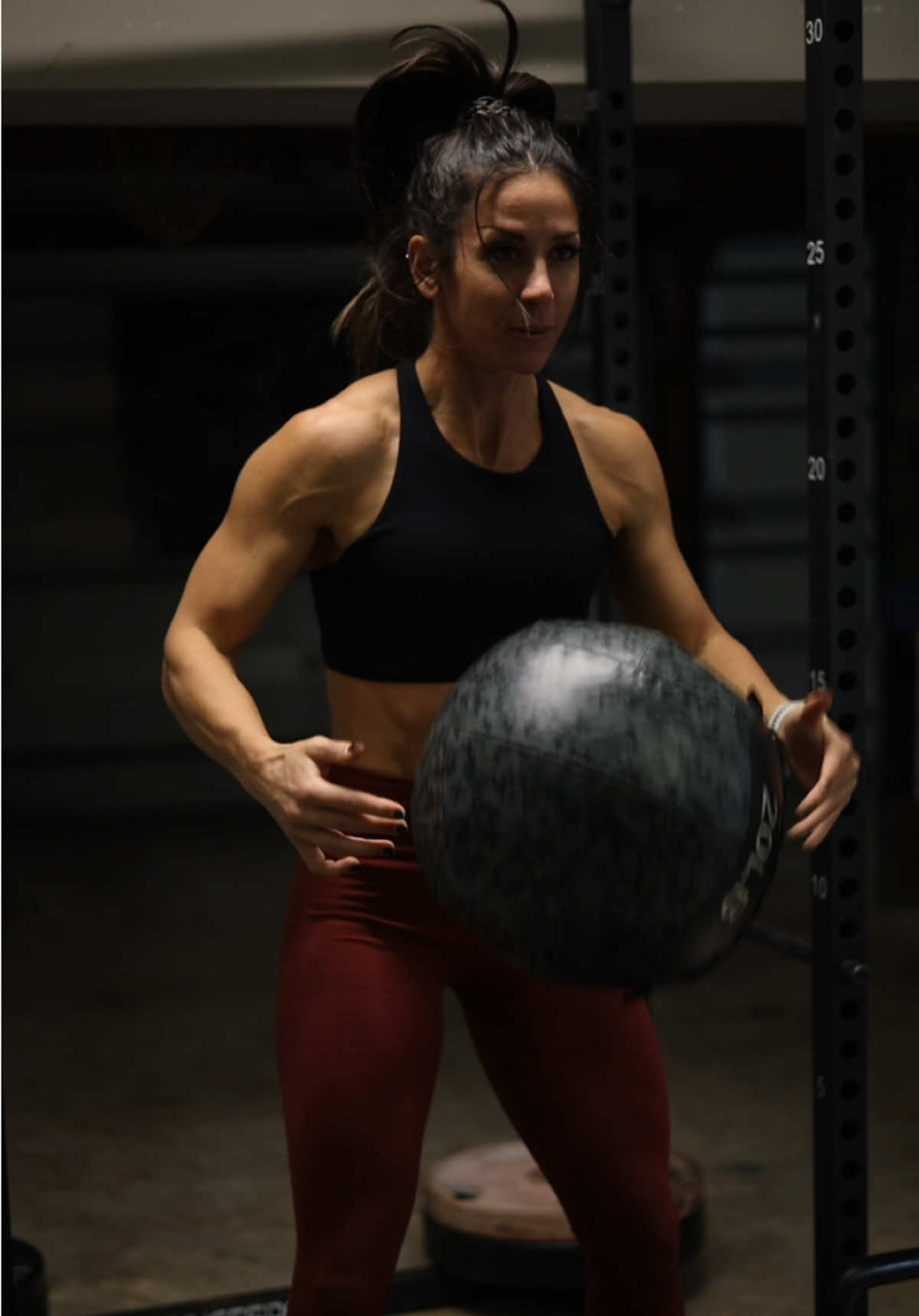 MedBall Cleans #fullbodyworkout #trainlikealexis #lunarbody 