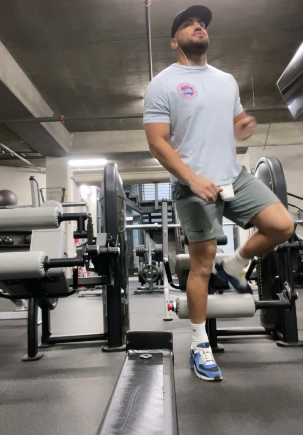 Just another big back leg day/quick leg workout. #fyp #legday #massfollowing🔥🔥 #Relationship #gym 