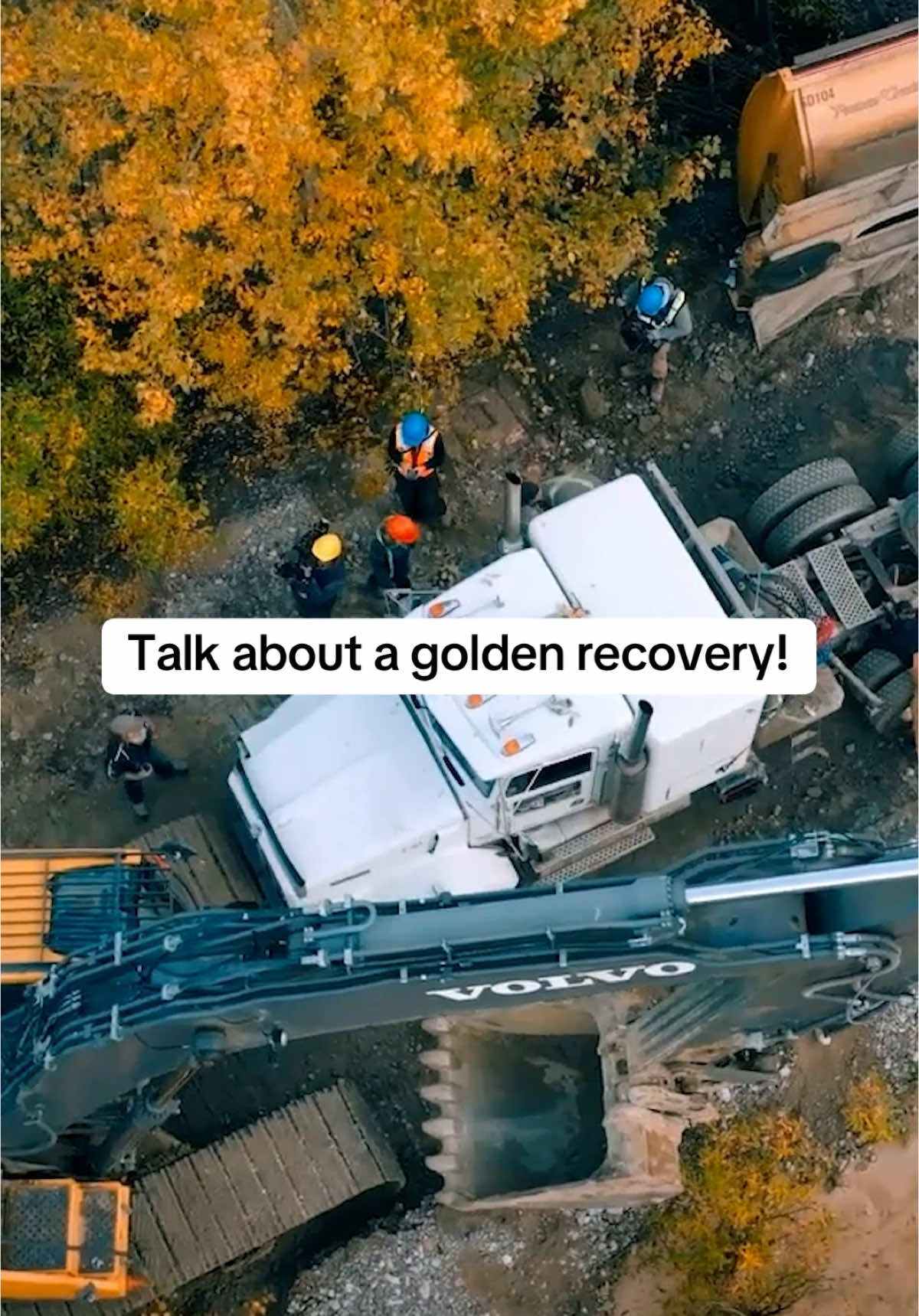 Nothing stops this crew from getting back on track! 🚛💥 Watch a new episode of #GoldRush on Fridays at 8p on @Discovery!