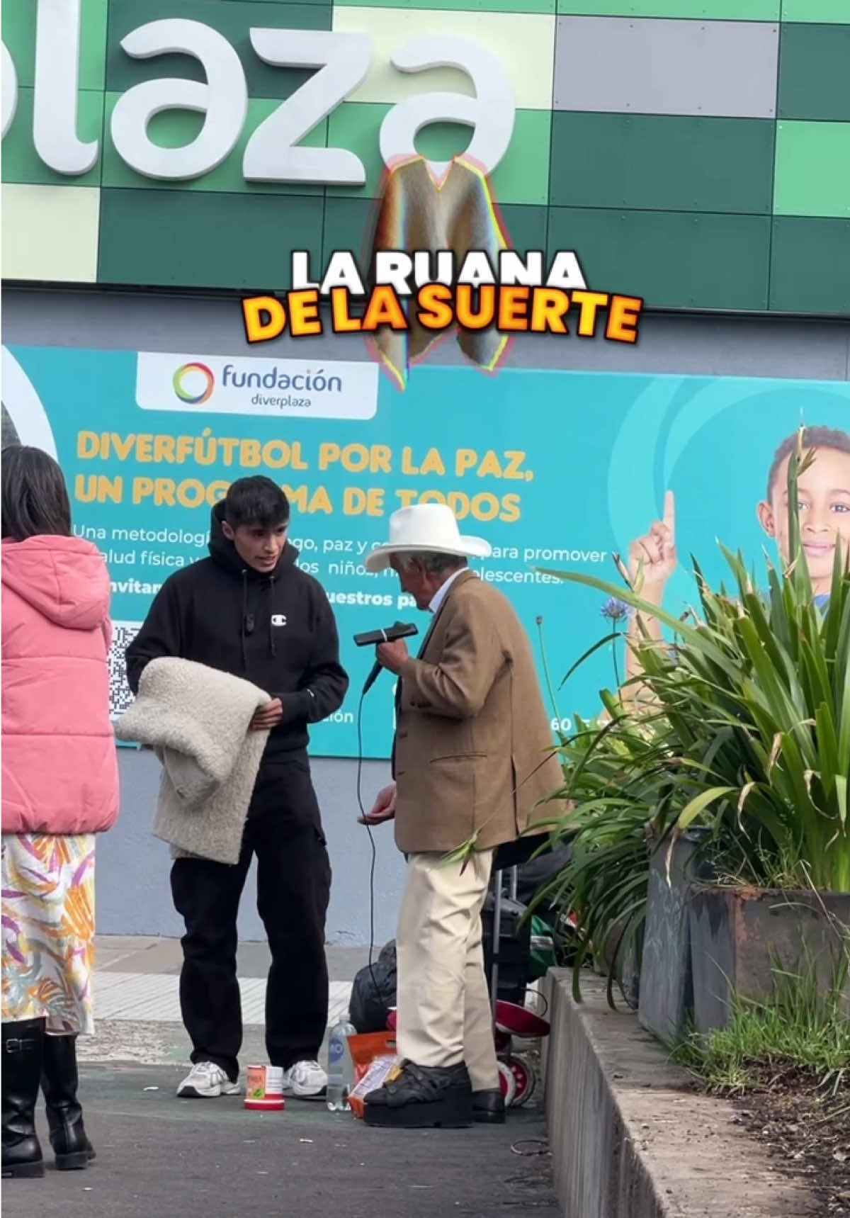 La cuatro puntas da mucha suerte 😉🤫🇨🇴 #solidaridad #social #reto #fyp 