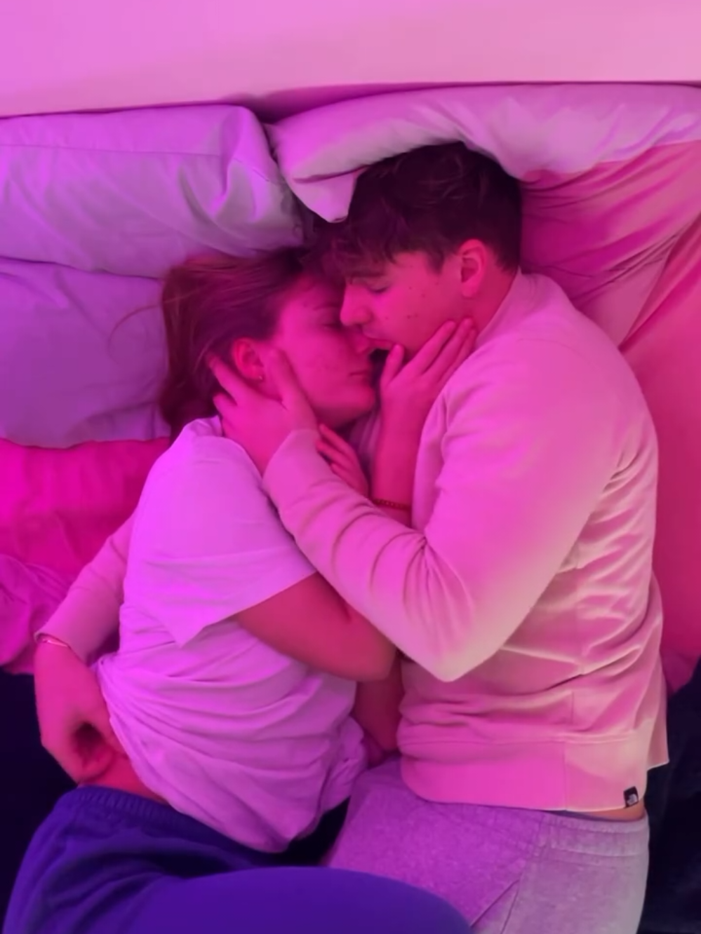 #foryoupage #fyp #couple #Love #foryou #kiss #viral #unfrezzmyaccount #romance #video #trending #tiktok @TikTok Bangladesh @TikTok @1MILLION @TikTok Singapore 