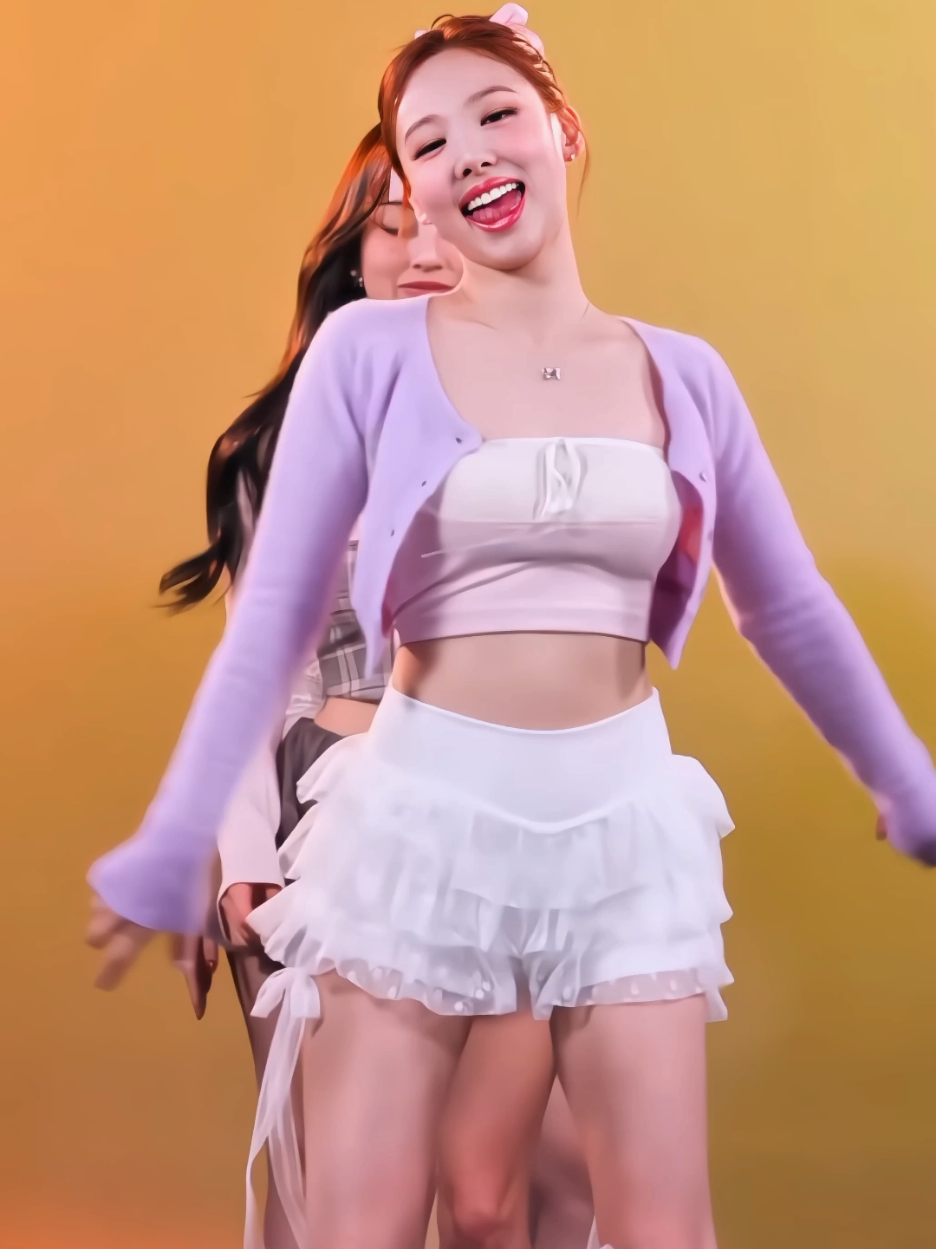 nayeon fancam || acho q essas é uma das melhores fancam da nay q eu já fiz vey😖💗 tags::#fyp #fancams #contamoot #kpop #dubcamns #nayeon 