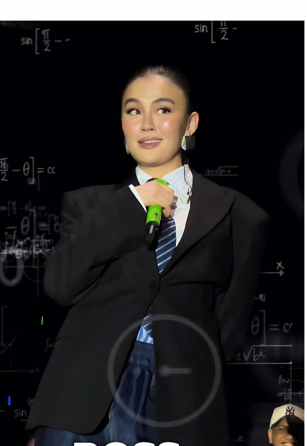 Agnes Mo Said: “Satu-satunya cara orang bisa ngomongin kamu di belakang adalah karena mereka ada di belakang” 🔥 #AgnesMo #bloomfest #konser #fancam #festival #quotes 