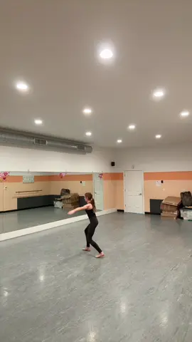 Some turns for Thursday!!! #dance #fyp #fypシ #dancers #danceideas #fypage #beviral #goviralgo #goviral #dance #dancechallenge #orangeroom #thursday #thursdayturns 