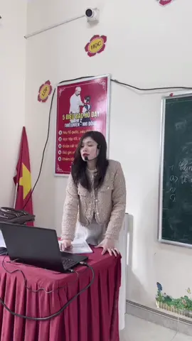 Đi làm ghép cái nhạc nghe sang hẳn🤣🤣🤣