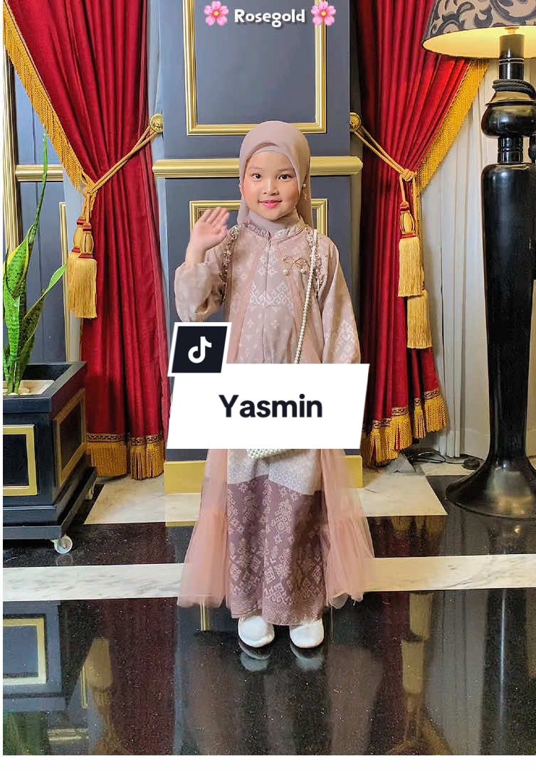 Ide outfit lebaran anakku buat dipake pas lebaran besok❤️ Launching HARI INI jam 10 pagi cuma di kive yaah😍 #sarimbit #sarimbitlebaran #couple #couplegoals #ibudananak #ootdhijab #ootdmuslimah #lebaran2025 #lebaran #sarimbitkeluarga #ibudananak #bbccollections #ootdhijabstyle #lebaran2025🕌☪️ #keluarga #ramadhanekstraseru 