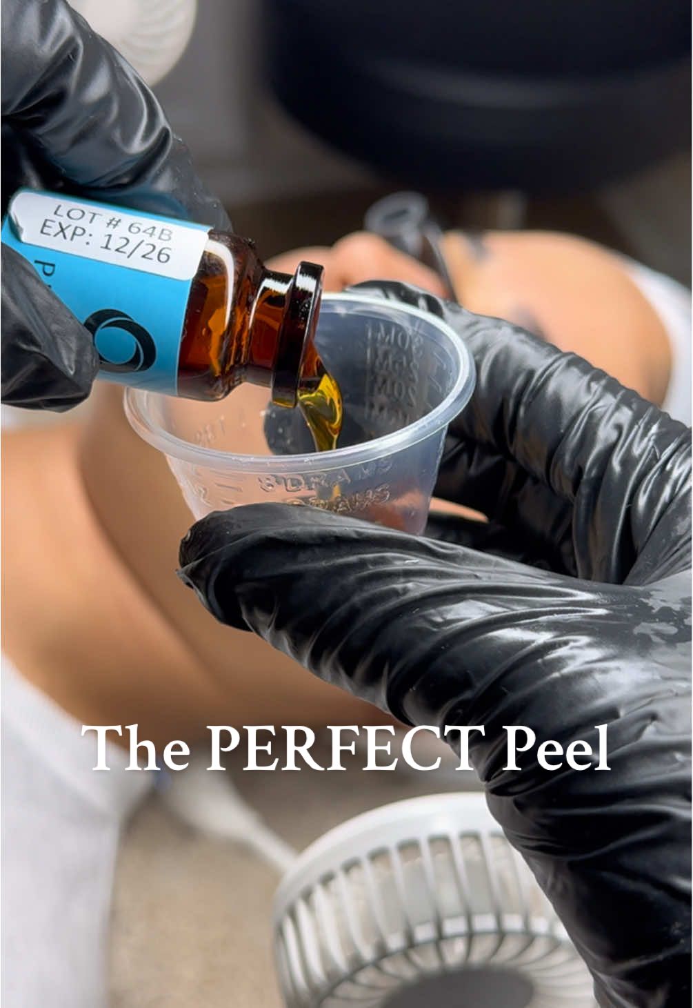 The ONLY medium depth medical grade peel in the market with Glutathione! Glutathione is perfect for superior skin lightening and has amazing anti-aging benefits. And winter is the BEST time to get your peels in! #chemicalpeels #peels #peelseason #peel #antiaging #medspa #spa #dmv #tysonscorner #aesthetician #esthetician 