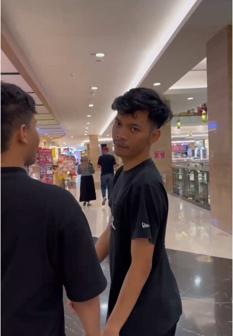 Kelakuan emang nopan @GROBOH ra ndue wudel😭🤣