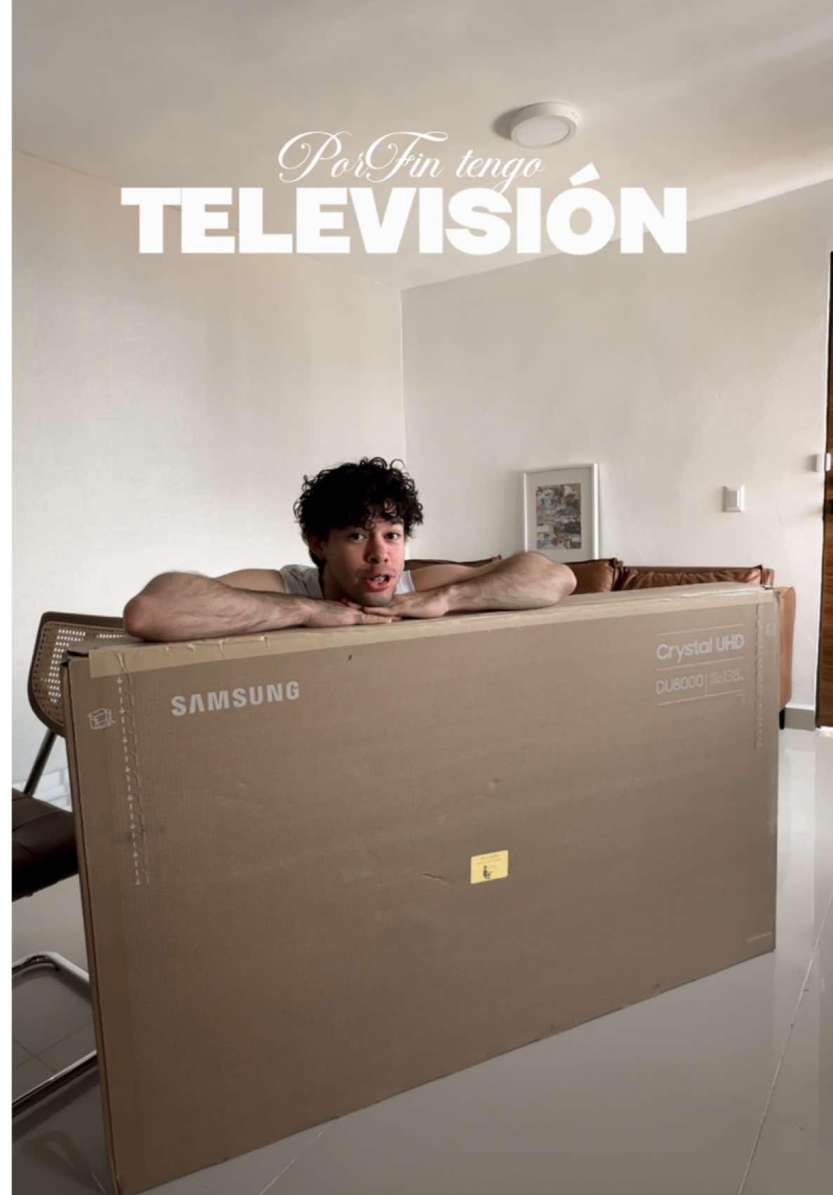 No puedo creer lo mucho que ha crecido el depa 🥹✨ todo esto es sin afán de presumir , pero quiero que crezcamos juntos y se inspiren a más ✨🫶🏼 Siempre consigo todo en @amazonmex  estoy en shock!! #unboxing#amazonfinds#samsumg#tv#independencia#depa#gdl#artuurgonzalez   