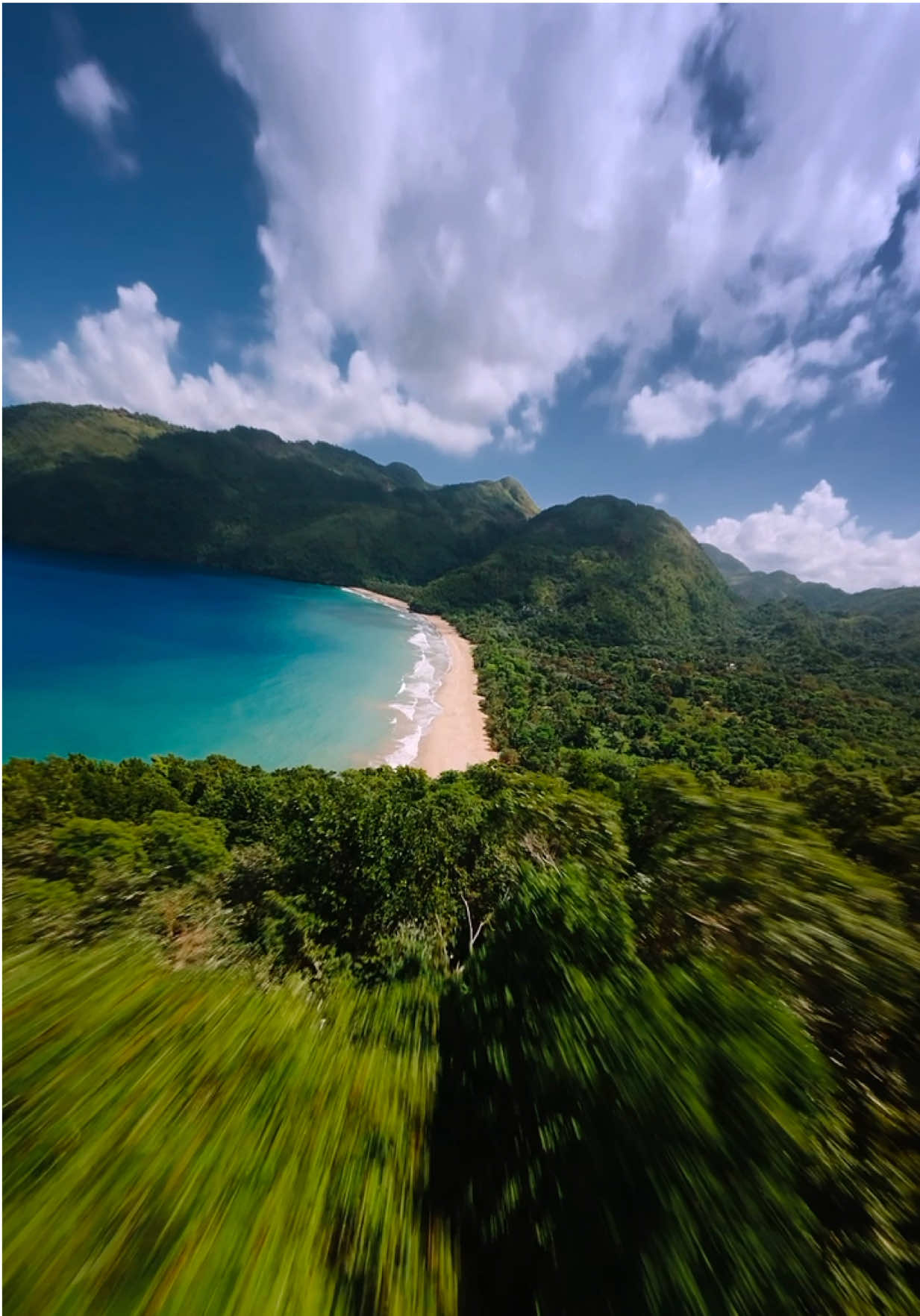 Enjoy the Flight 😍  Playa El Valle (The Valley Beach) in Dominican Republic is one of the best kept secret on this island 🏝️  What’s your favorite beach in The Dominican Republic? 🇩🇴  #fpvdrone #drone #fromwhereidrone #RD #dominicanRepublic #fpv #travelvideo 