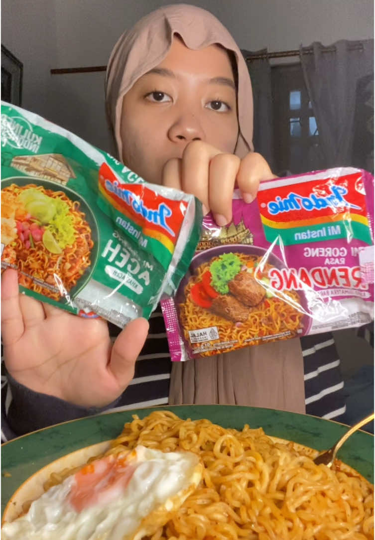 Indomie Rendang X Aceh, hm gimana ya rasanya? #asmreating #mukbang #miegoreng #battle #omega 