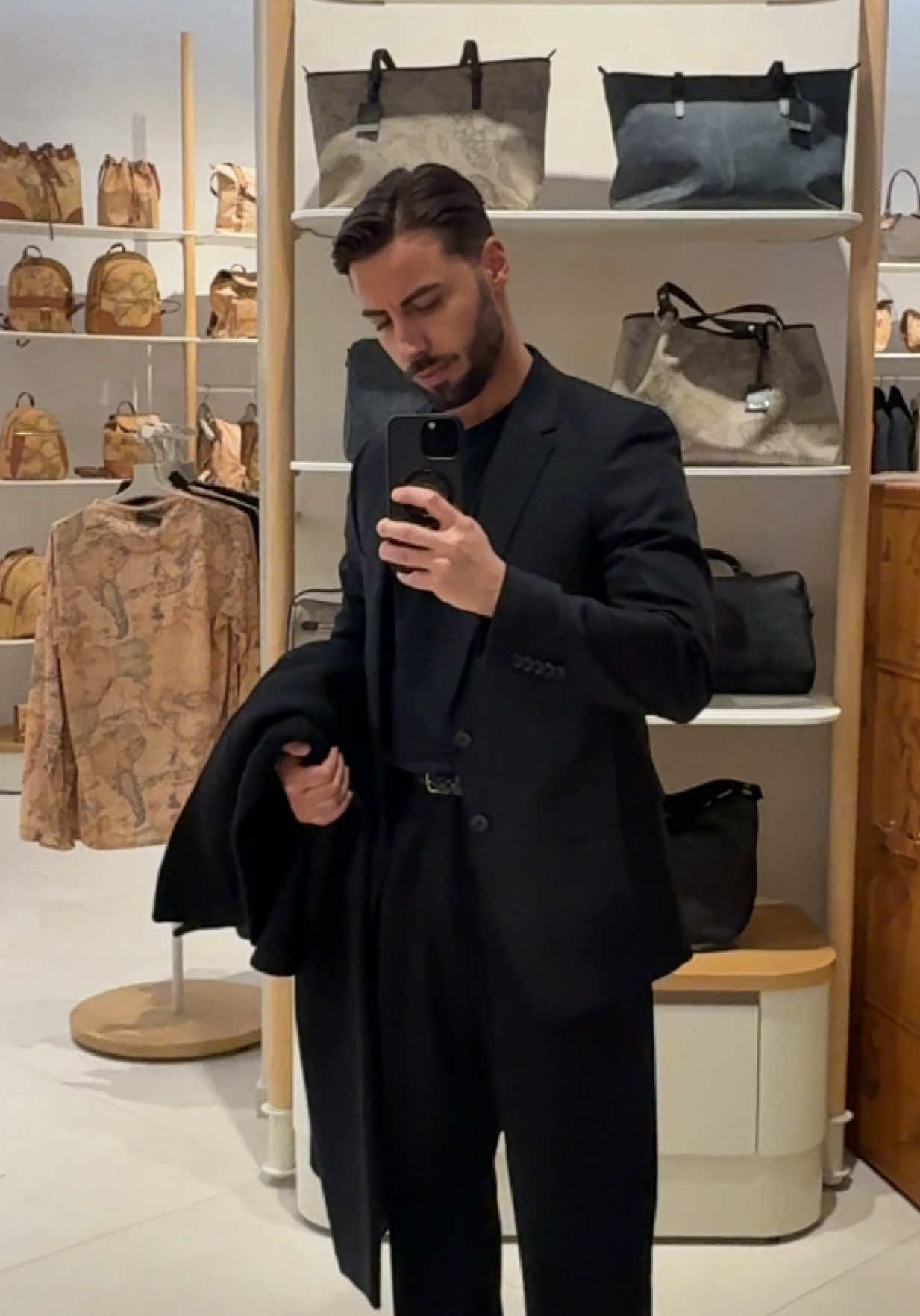 Total Black, YES or NO? #BlackTikTok #fashiontiktok #fashionweek #milano 