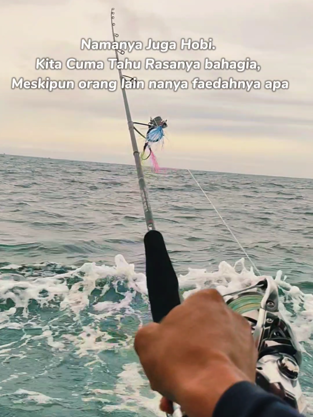 Setiap Orang Pasti Punya Hobinya Masing-masing😊 #mancing #mancingmania #mancingikan #mancinglaut #storymancing #angler #fyp 