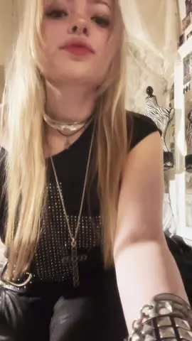 #2000s #iloveyou #indiesleaze #fyp #outfit #fashion #fur #targetaudience #foryoupage #thrifting #design #swag #studs #allblack 