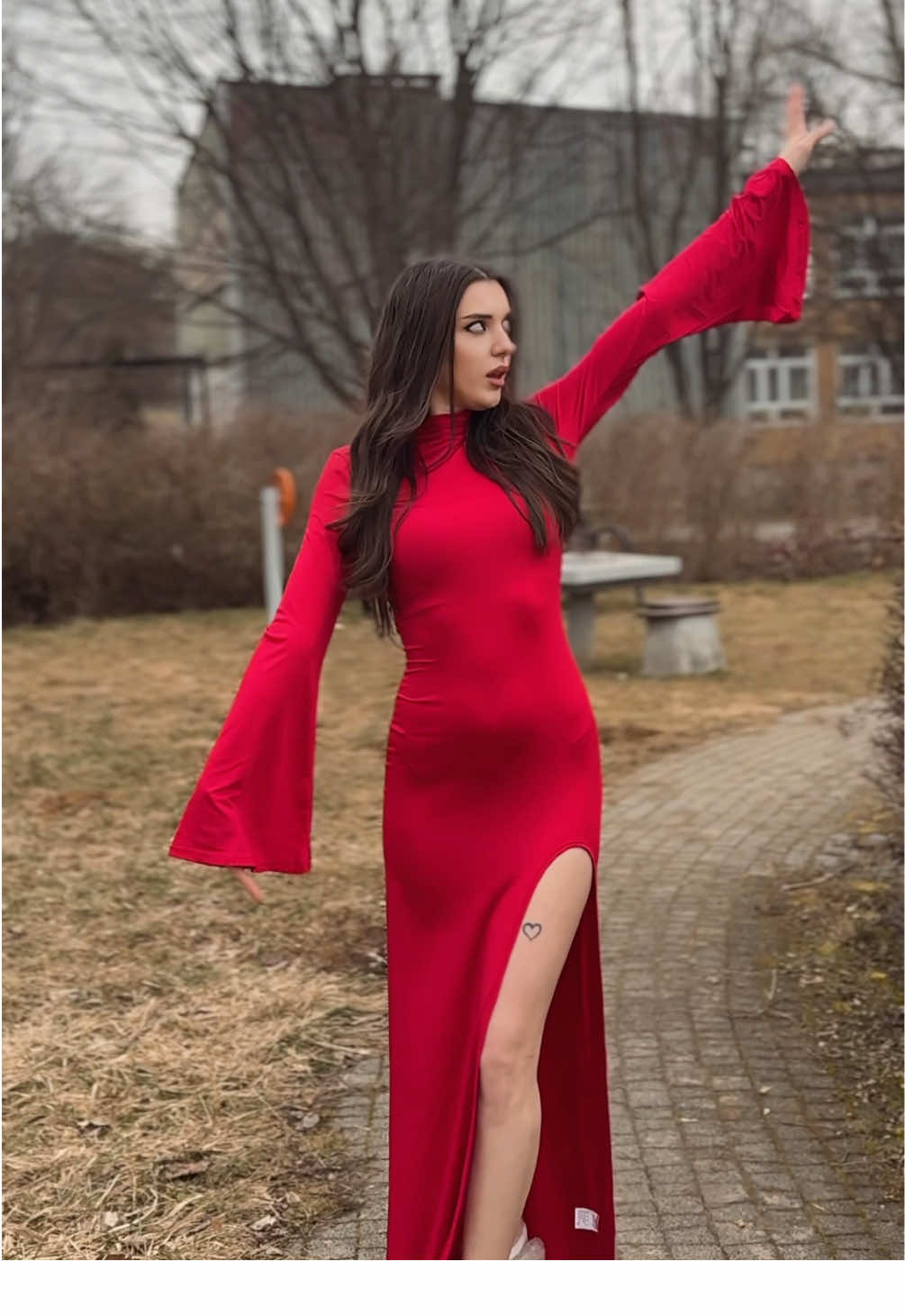 Elegance is timeless ✨🔴 The power of red with a touch of sophistication. #oldmoneyaesthetic #classicstyle #timelessbeauty #elegance #redoutfit #fashioninspo #luxurylifestyle #chicvibes #fyp