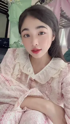 Anh nói anh có em rồi, tại sao lại thương người ta 🥴