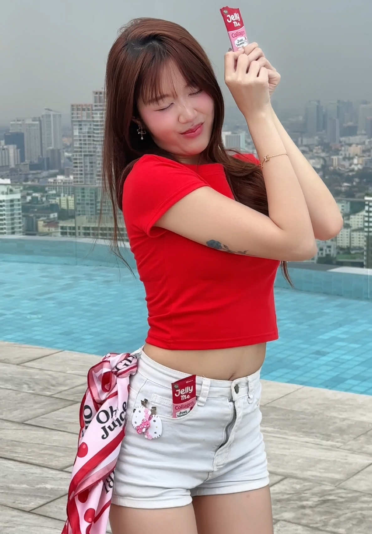 ฉีกซองใหม่ แล้วไปกันต่อ อร่อยยยย กินได้ทุกวันชอบมาก! ตะกร้าหน้าโปรไฟล์❤️ #JellymeCollagen #เจลลี่มีคอลลาเจน #JellyMe #JellyMeCuti #ความคิวทิบิลด์ง่ายได้ทุกวัน